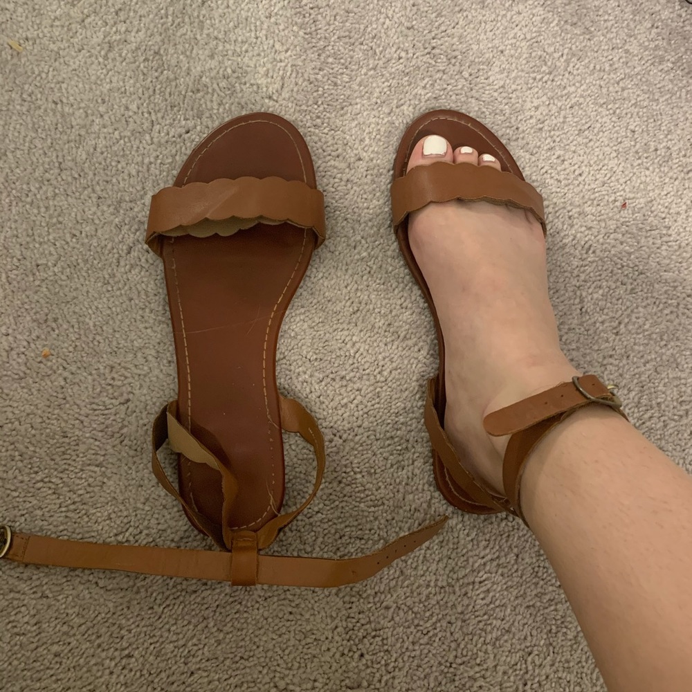 Size 9 brown ruffle sandals